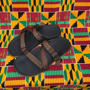 Chaco lowdown slide 9